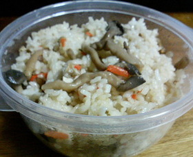 分かりやすい分量!しめじの炊き込みご飯♪