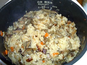 焼き豚で♪中華風炊き込みおこわ