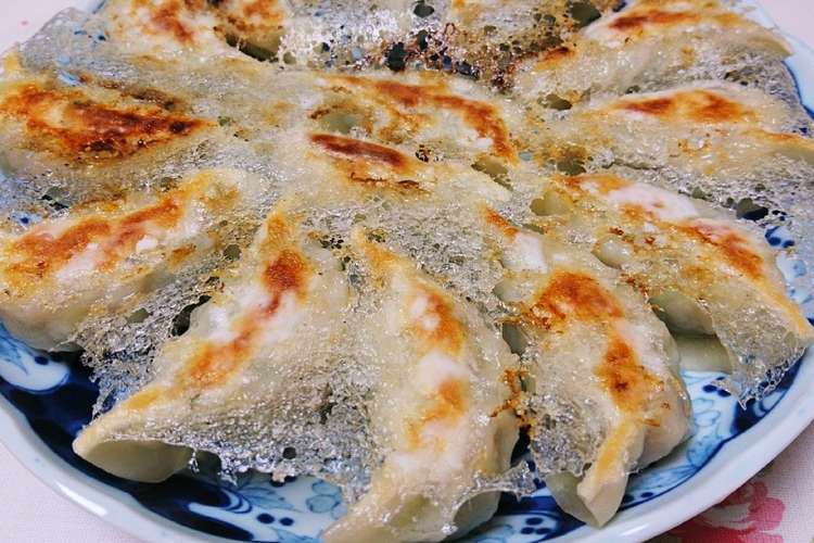 簡単 餃子の焼き方 羽根つき レシピ 作り方 By Yosinyari クックパッド 簡単おいしいみんなのレシピが355万品