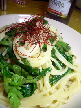 簡単☆シンプルな春菊ペペロンチーノ