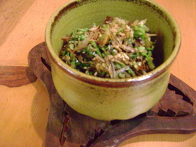 千切りキャベツと雑魚の炒め物