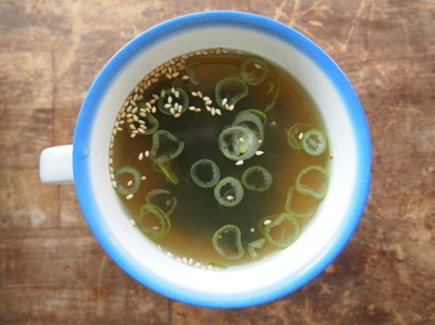 わかめの梅昆布茶スープの写真