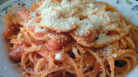 焼きパスタ!?風変わりナポリタン☆