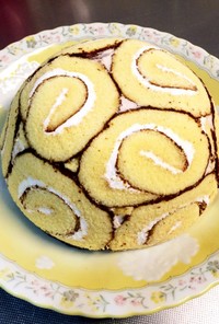 スイスロールで簡単ドームケーキ