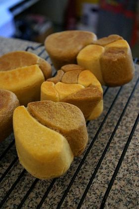 ハート型焼き2色食パン 白神でふんわり
