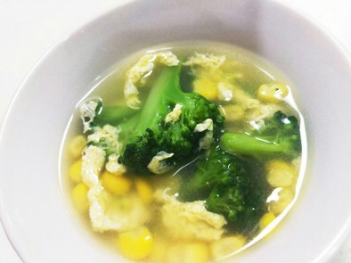 ブロッコリーとコーンの中華スープの写真