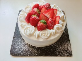 基本のスポンジでショートケーキ