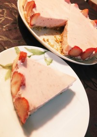 いちごのレアチーズケーキ