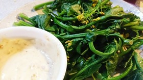 フライパンで菜の花の塩蒸し