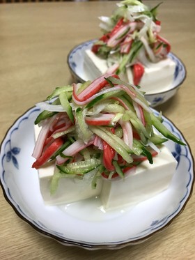 新たまねぎ&きゅうり&カニカマのせ冷奴