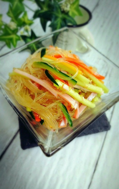 簡単！お惣菜屋さんの中華風春雨サラダの写真