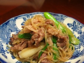 新玉ねぎと牛肉のすき焼き風煮物
