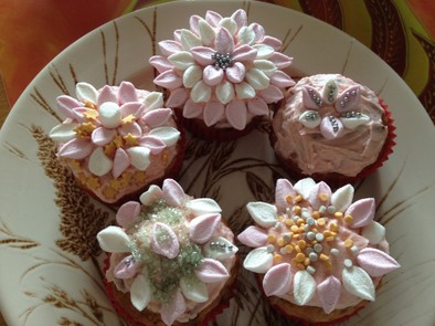 ミニマシュマロでお花のカップケーキの写真