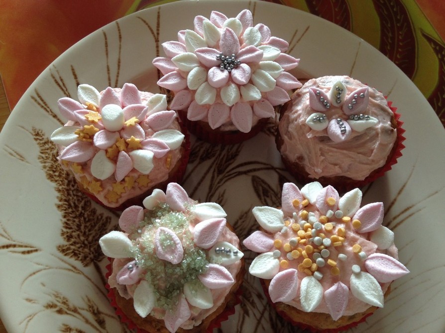 ミニマシュマロでお花のカップケーキの画像