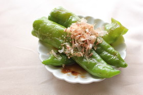 旨味たっぷり♩簡単ししとうの煮浸し