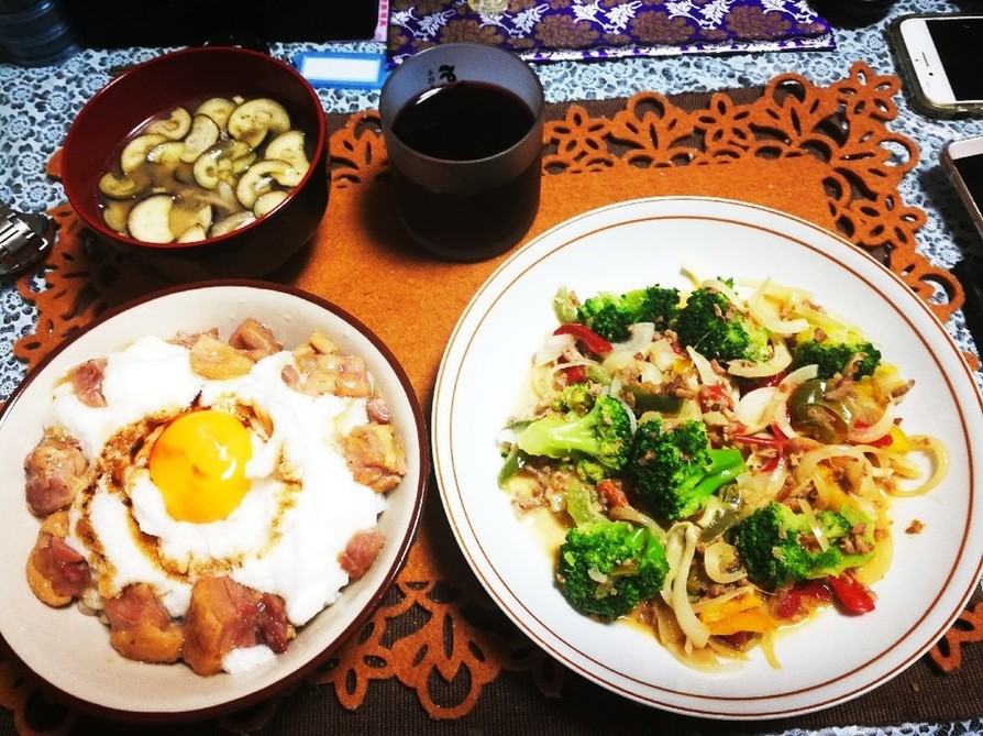簡単　焼き鳥丼と野菜オイスターマヨー炒めの画像