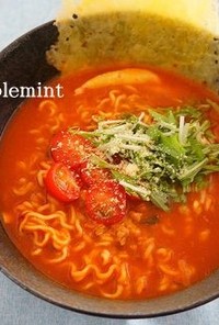 辛ラーメンでイタリアン風トマト担々麺