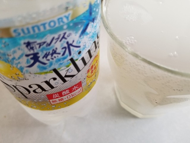 簡単割るだけでカルピスレモン炭酸水ソーダ レシピ 作り方 By りあうさびっち クックパッド