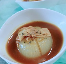 レンジで!丸ごと新玉ねぎのカレースープ