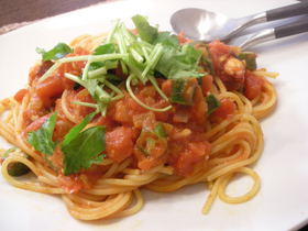たことオクラのトマトパスタ
