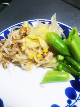 キャベツともやしの味付きサラダ