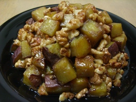 さつまいもとくるみの炒め物