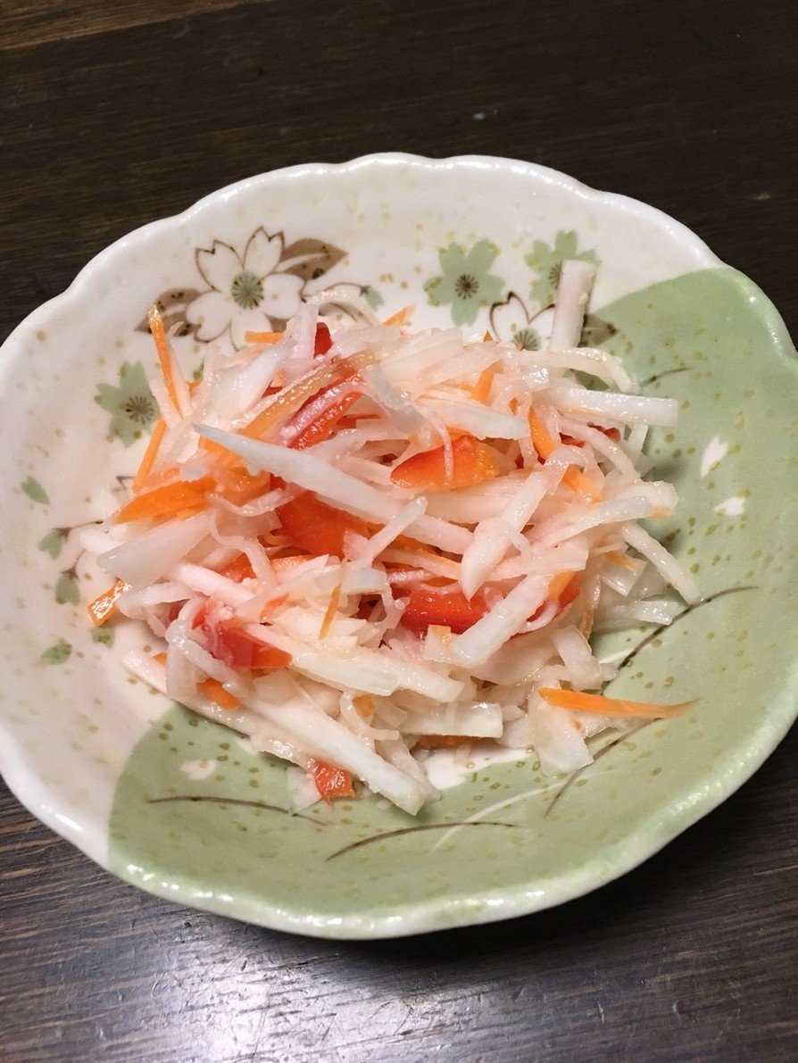 大根と人参とパプリカの塩麹サラダの画像