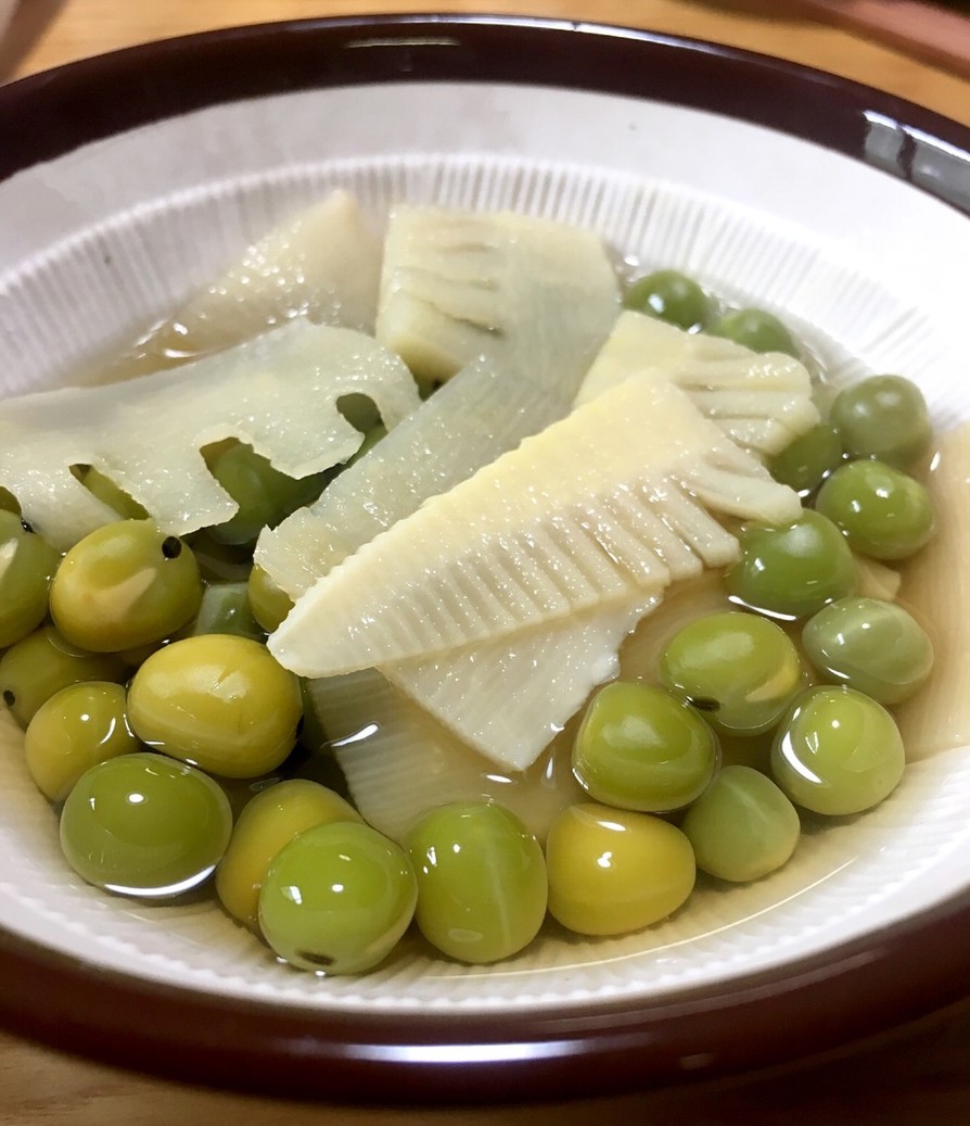 タケノコとえんどう豆の煮物の画像