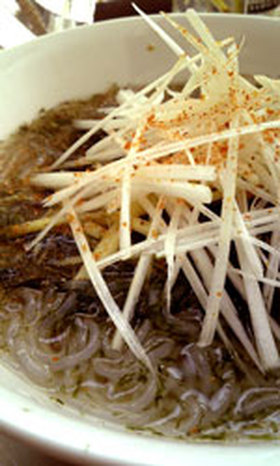 蒟蒻とワカメの酸っぱ麺/86kcal