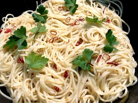 砂肝アヒージョのリメイクなパスタ