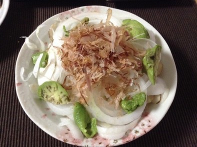 菊芋と新玉ねぎのサラダの写真