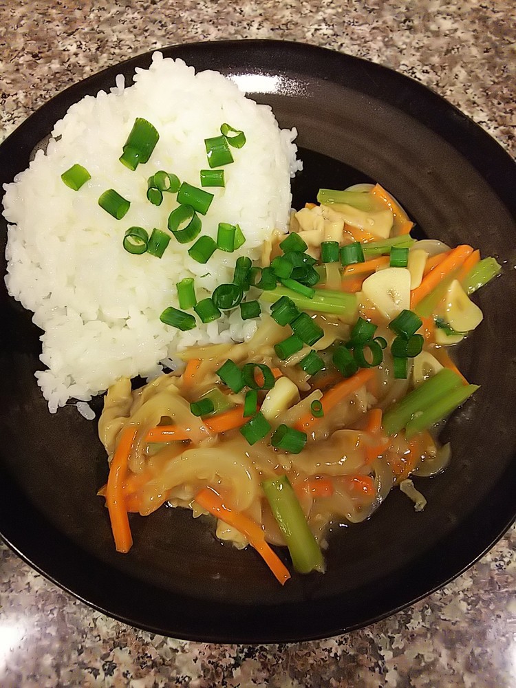 小松菜と玉ねぎの白モツ醤油炒めの画像