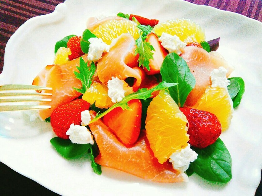 フレッシュフルーツサラダとオレンジリキュールのレシピ