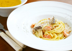 サーモンとエリンギのクリームパスタ