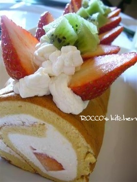 フルーツロールケーキ デコレーション