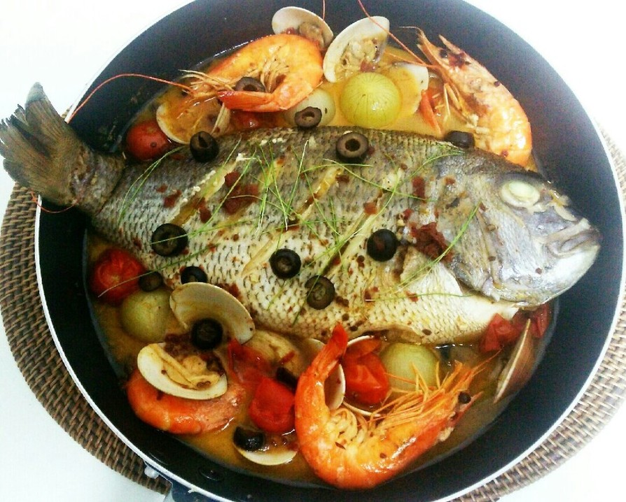 魚一匹簡単やっつけ料理アクアパッツァ☆の画像