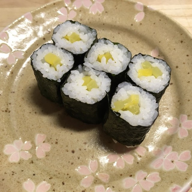 こだわり細巻き寿司 たくあん レシピ 作り方 By Yoshimongo クックパッド 簡単おいしいみんなのレシピが352万品