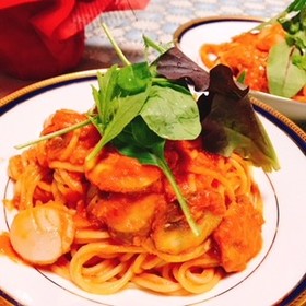 冷凍帆立とカニ缶のトマトクリームパスタ