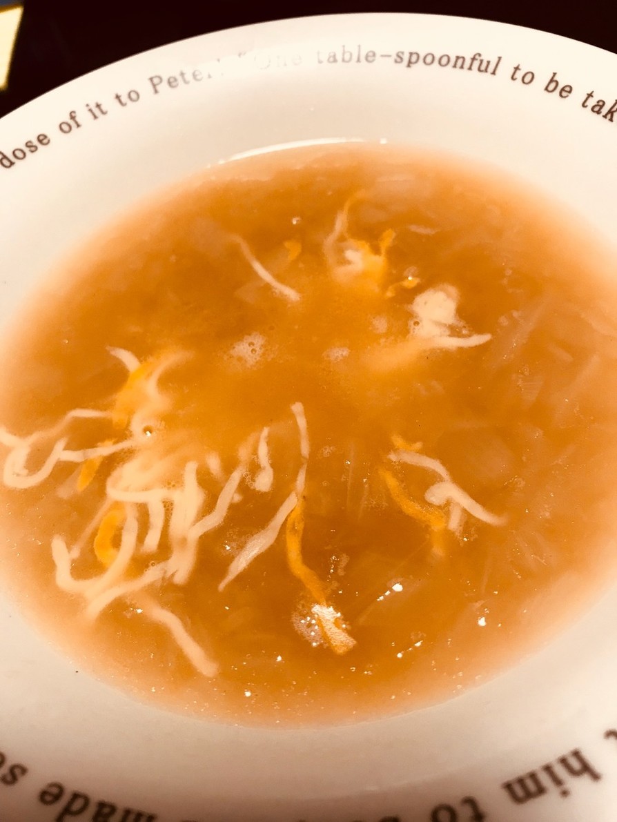 新玉ねぎの食べるオニオンチーズスープの画像
