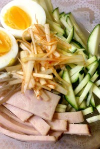 韓国冷麺と手作りスープ