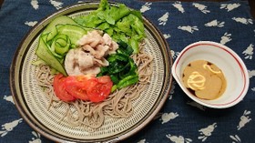 あたた生だししょうゆでそばサラダ