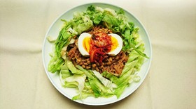 日韓コラボ☆ふるる冷麺ねばねばサラダ仕立