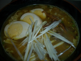 豚肉で香ばしいさっぱりカレーうどん