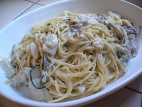 たっぷり野菜ときのこのクリームパスタ