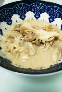 【血糖値上昇予防】豆乳と白味噌舞茸スープ