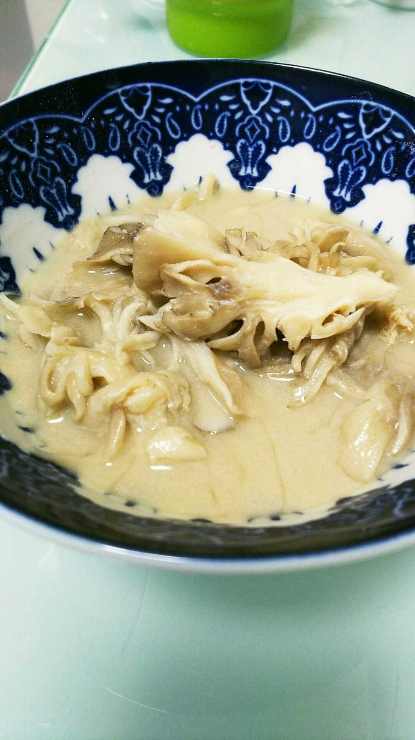 【血糖値上昇予防】豆乳と白味噌舞茸スープの画像