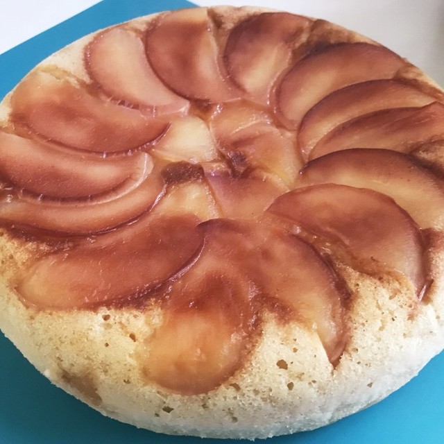 炊飯器でりんごケーキ レシピ 作り方 By Msy111 クックパッド 簡単おいしいみんなのレシピが349万品