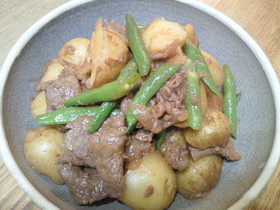 皮付き新じゃがの肉じゃが