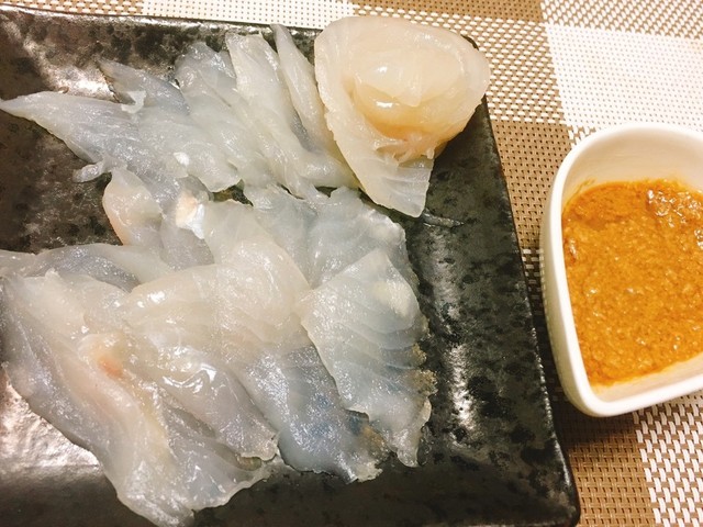 ウマヅラハギの刺身 肝醤油 レシピ 作り方 By 藤井２１ クックパッド 簡単おいしいみんなのレシピが361万品