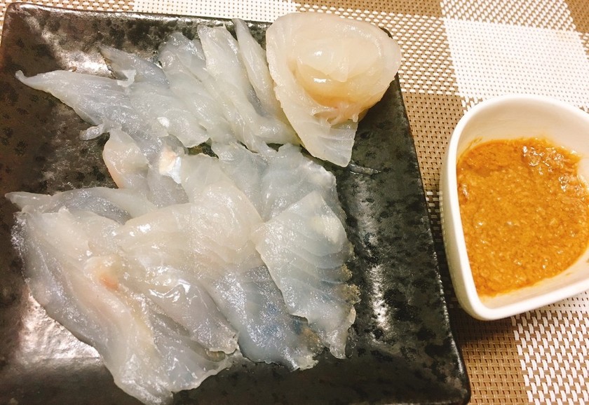 ウマヅラハギの刺身（肝醤油）
